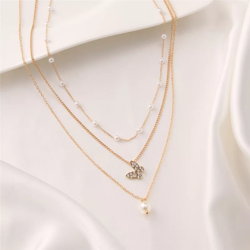 💎✨ Layered Butterfly Necklace - Picture 4 of 5